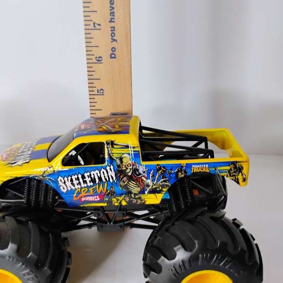 Monster Jam El Toro Loco 5”x7” Diecast Monster Truck And Skeleton Crew Monster - Picture 7 of 8